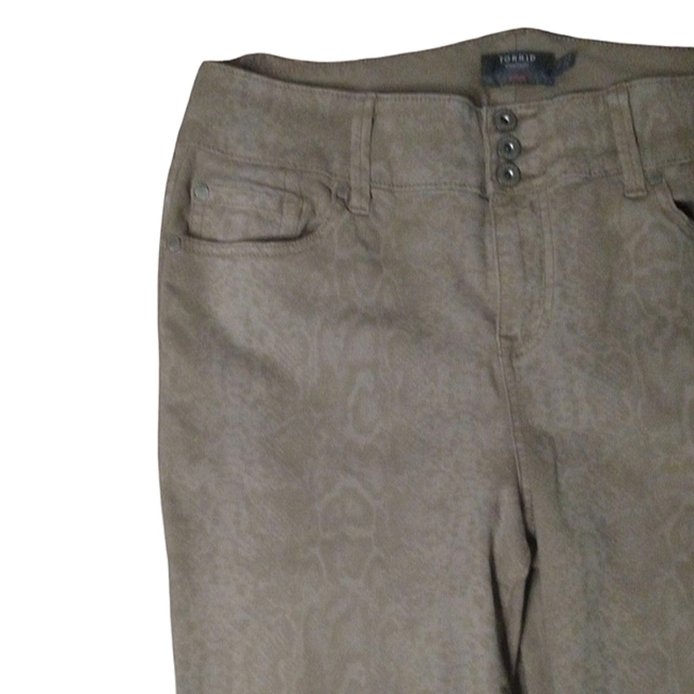Torrid Taupe Soft Python Animal Print 3 Button High Rise Jeans Size 16 R - Picture 5 of 10